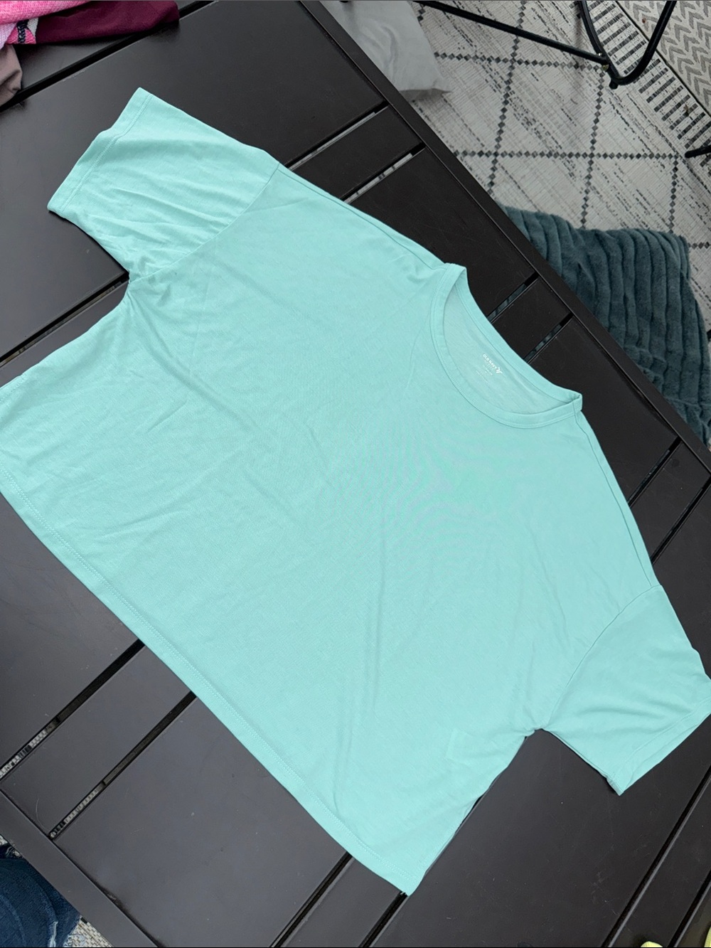 Old Navy Ultralight Mint Crew Neck T-Shirt Med Like New super soft